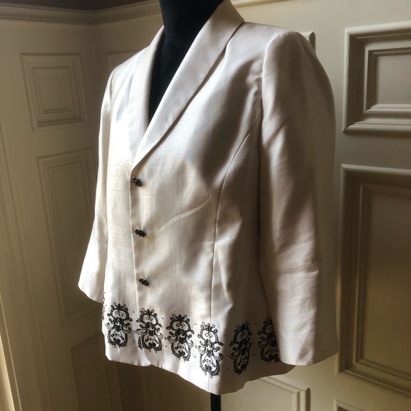 ✨LAST CHANCE✨ Kasper Cream and Brown Button Front Jacket - Picture 3 of 10